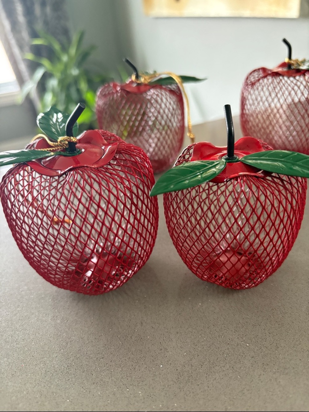 Vintage Set of 5 Decorative Red Apple Wire Mesh decor made in Taiwan - Picture 13 of 14